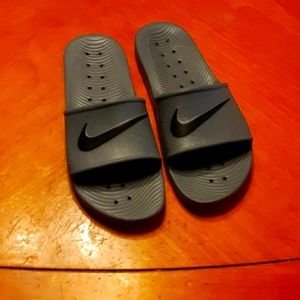 Nike slides